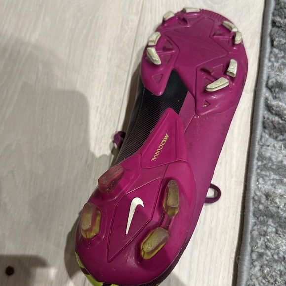 Nike Mercurial cleats - Picture 3 of 3